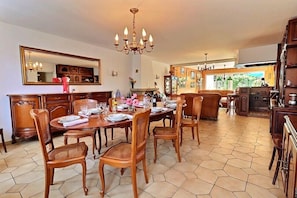 Dining - Villa Café Marrec - Port Louis (PORT LOUIS)