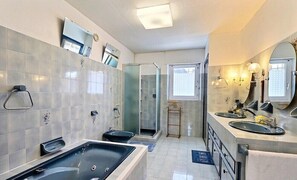 Vasca, asciugacapelli, asciugamani