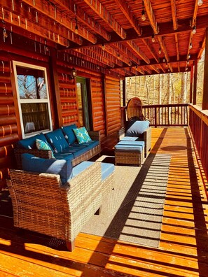 Terrace/patio - Epic View~Hot Tub~Arcade~Game Room~Disc Golf (SeviervilleTN)