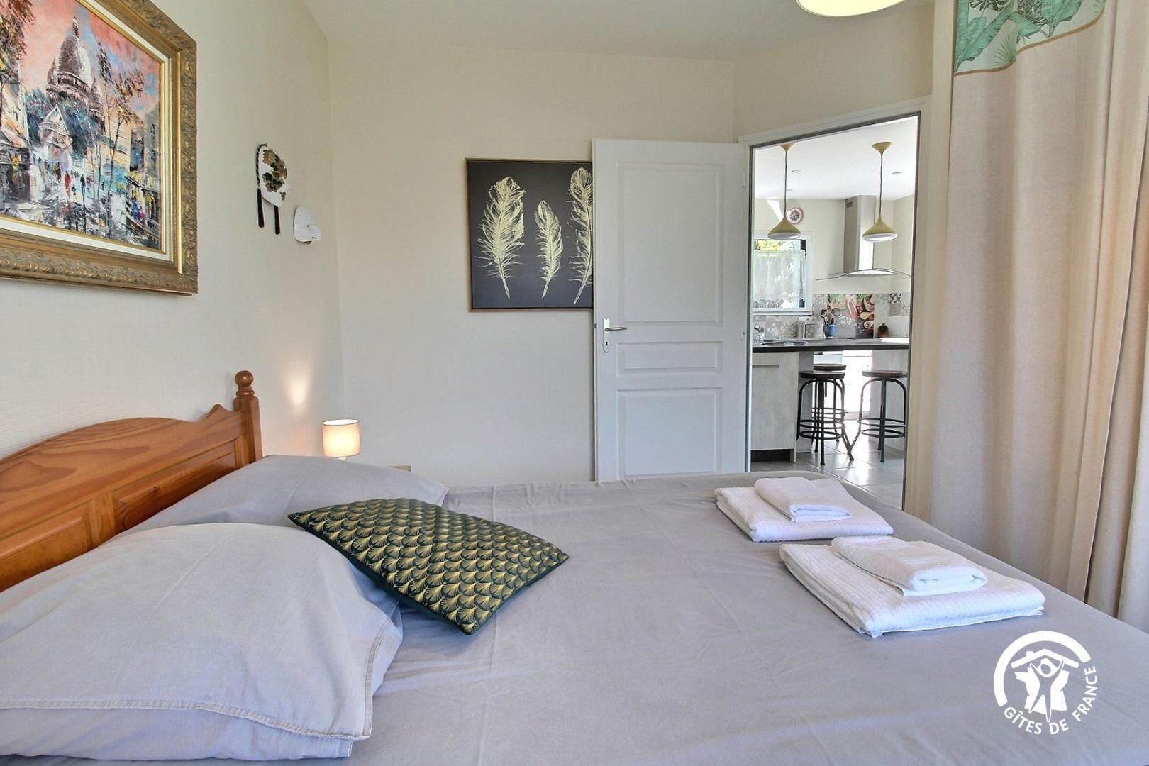 3 chambres, fer et planche à repasser, Wi-Fi gratuit, draps fournis