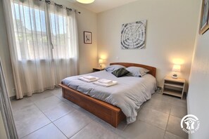 3 bedrooms, iron/ironing board, free WiFi, bed sheets