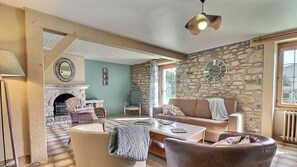 Televisie en een open haard