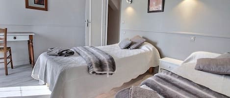 2 chambres, accĂšs au Wi-Fi (inclus), literie fournie