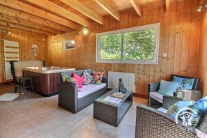 TV, fireplace, table tennis, stereo - Mazibihan - LIMERZEL (LIMERZEL)