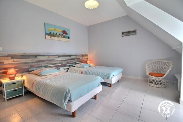 4 chambres, fer et planche à repasser, accès au Wi-Fi (inclus)