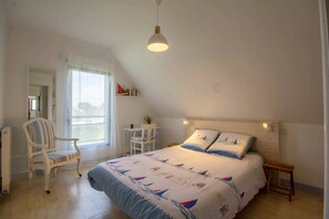 4 bedrooms, free WiFi, bed sheets