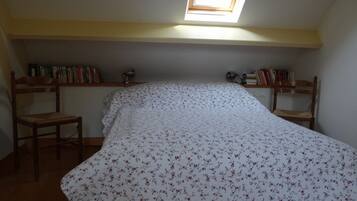 3 Schlafzimmer, Bügeleisen/Bügelbrett