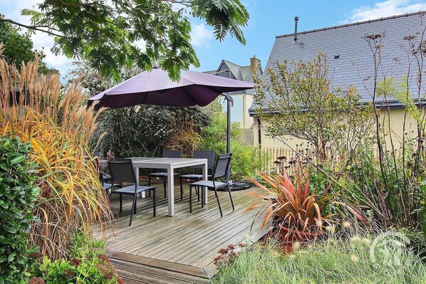 Outdoor dining - Lopéreg - Trelevern - Gîte (TRELEVERN)