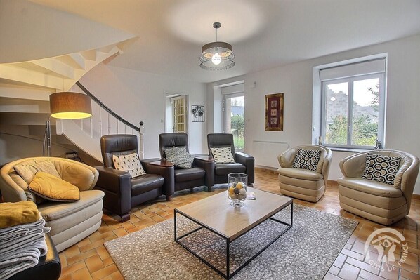 TV, DVD player, table tennis