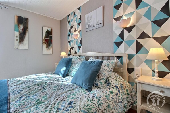 2 bedrooms, iron/ironing board, free WiFi, bed sheets