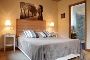 3 chambres, bureau, fer et planche à repasser, Wi-Fi gratuit