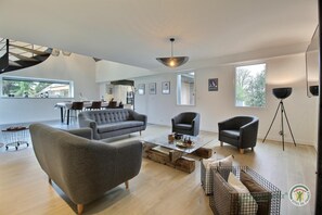 TV, DVD player, table football, ping pong