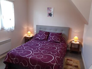 2 Schlafzimmer, Schreibtisch, Bügeleisen/Bügelbrett, kostenloses WLAN