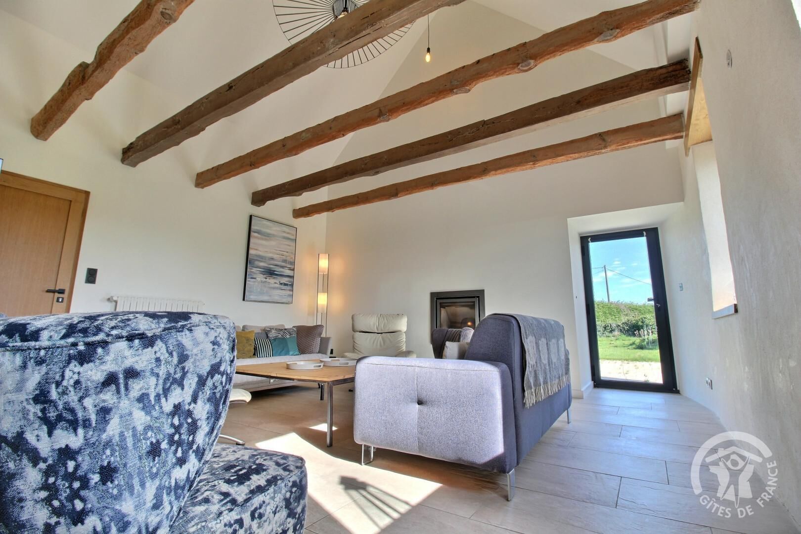 テレビ、DVD プレーヤー、書斎 / ワークスペース