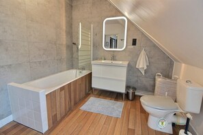 Badekar og hårføner
