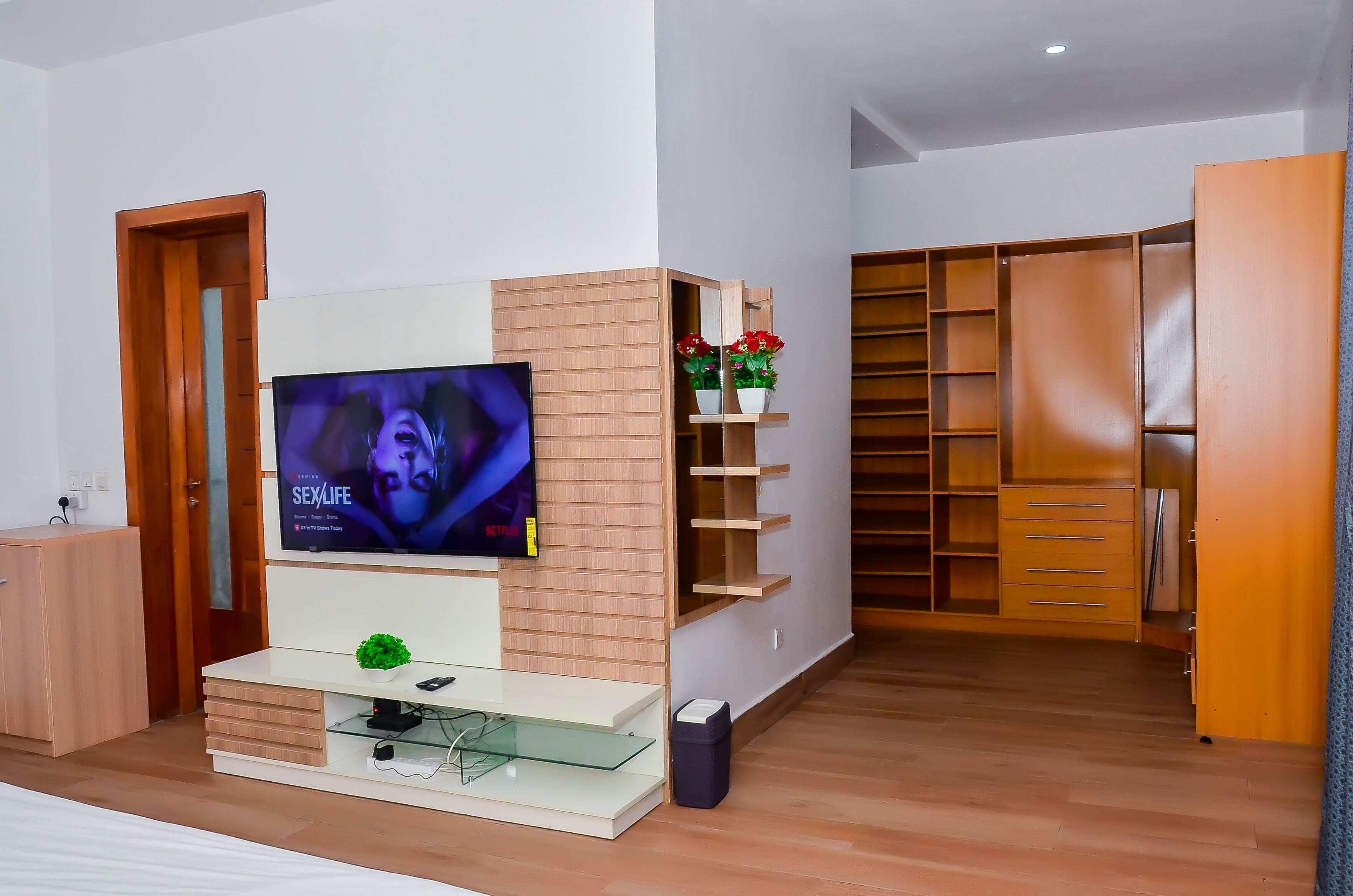 1 bedroom, in-room safe, desk, iron/ironing board