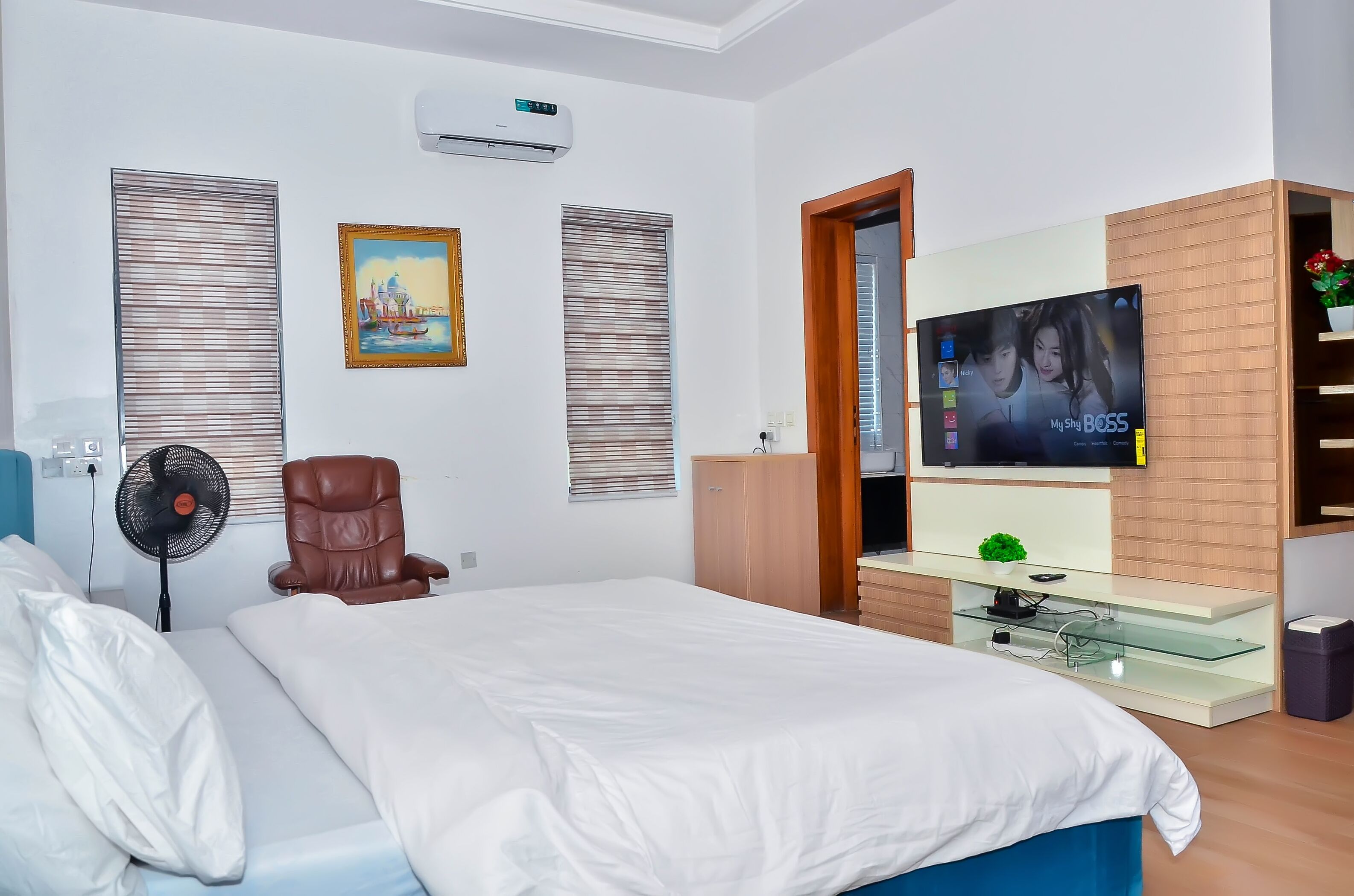 1 bedroom, in-room safe, desk, iron/ironing board