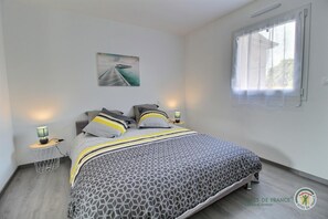 3 bedrooms, iron/ironing board, free WiFi, bed sheets