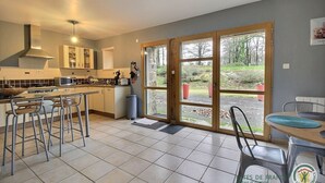 Kaffetrakter/tekoker, kjøleskap, mikrobølgeovn og ovn
