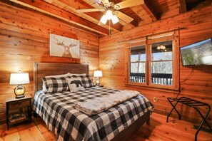 4 bedrooms, desk, iron/ironing board, free WiFi