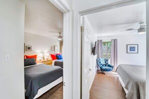 2 soverom, strykejern/-brett, reiseseng for barn og wi-fi