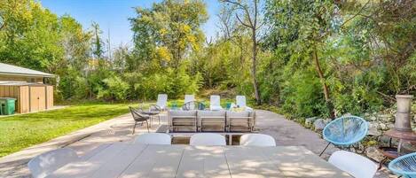 Outdoor dining