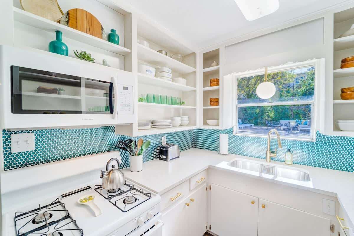 冰箱、微波炉、烤箱、炉灶