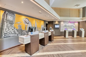 Reception - Premier Inn London Paddington - Paddington Basin (London)