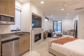 4 bedrooms, free WiFi, bed sheets