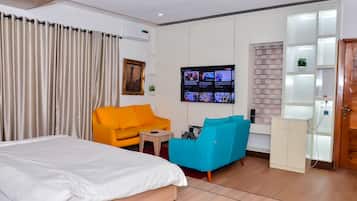 1 soverom, skrivebord, reiseseng for barn og wi-fi (inkludert)