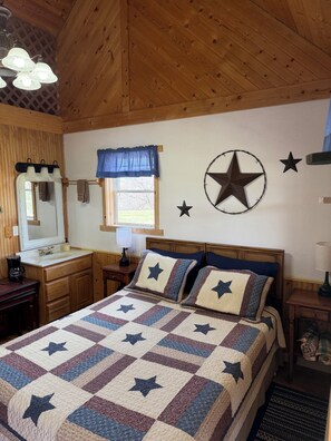 1 bedroom, WiFi, bed sheets - Kara Creek Queen Bed Cabin #9 (Sundance)