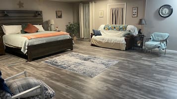 6 bedrooms, desk, iron/ironing board, free WiFi