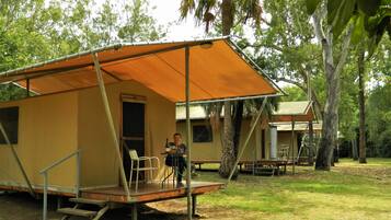 Taka Tent - Sleeps 5 | Down comforters, bed sheets