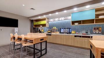 Free daily buffet breakfast