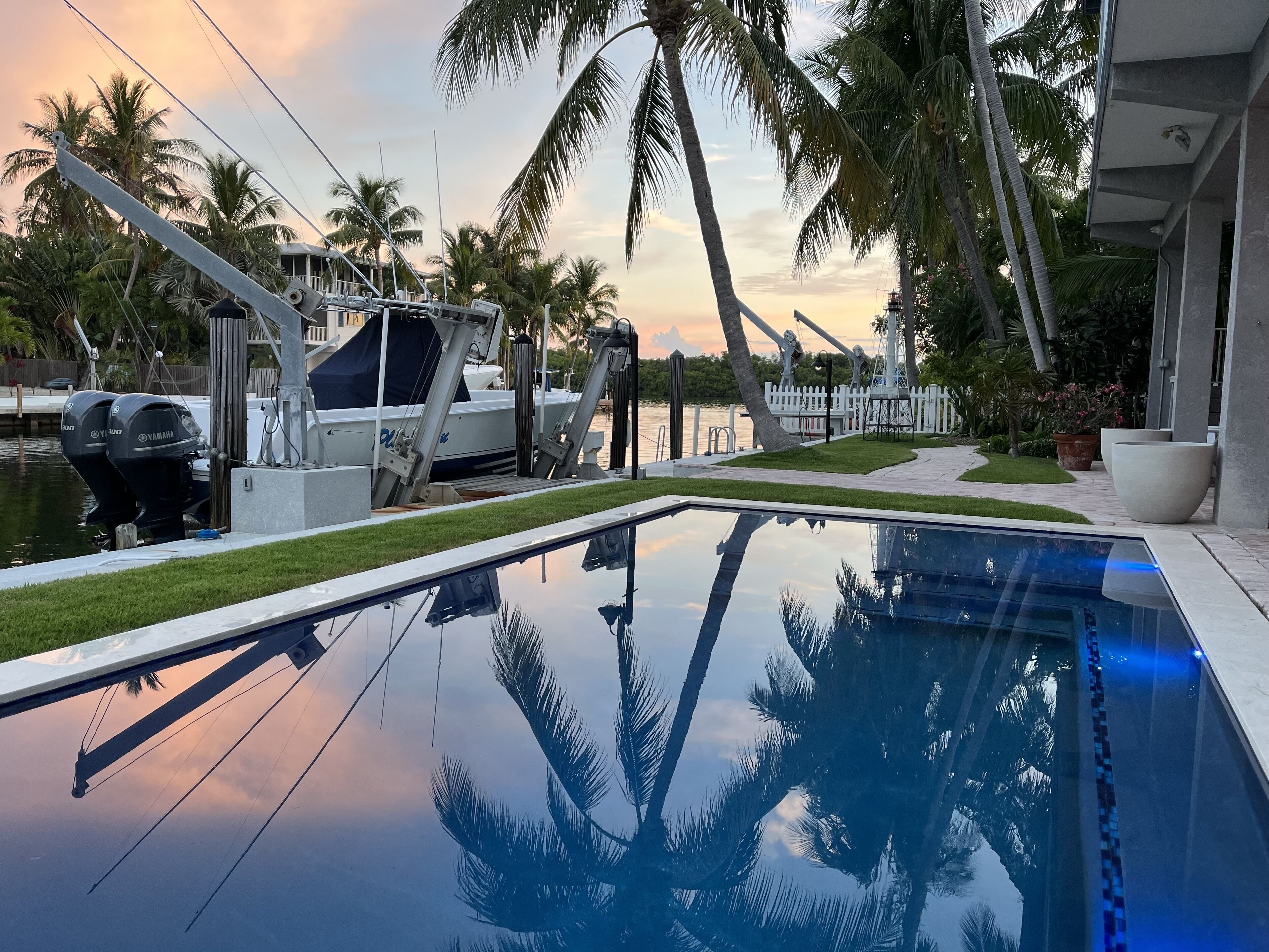 Prestigious Venetian Shores with private Pool and Snake Creek View 