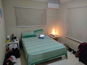 1 Schlafzimmer, Schreibtisch, Bügeleisen/Bügelbrett, kostenloses WLAN