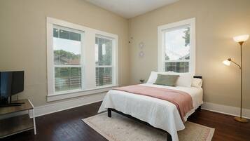 House (3 Bedrooms) | 3 bedrooms, laptop workspace, iron/ironing board, bed sheets