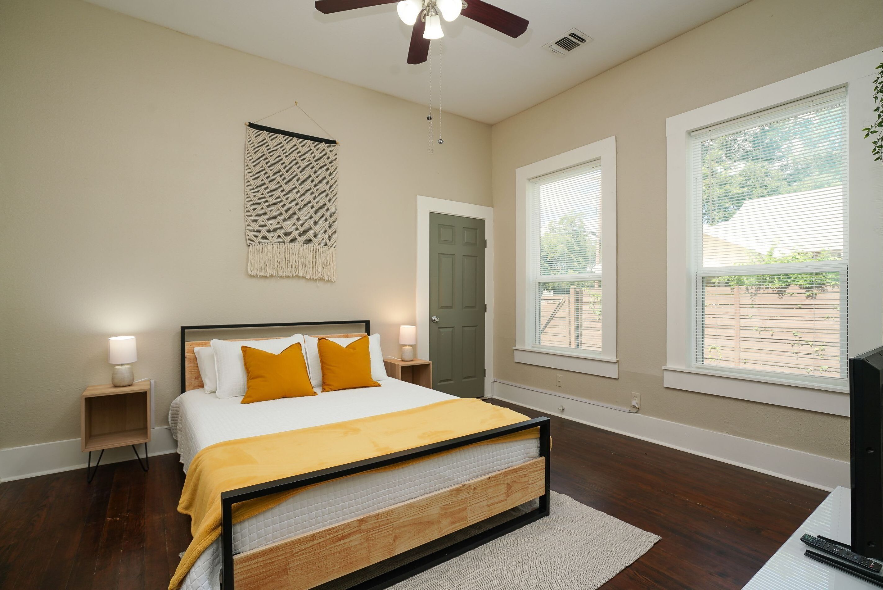 House (3 Bedrooms) | 3 bedrooms, laptop workspace, iron/ironing board, bed sheets