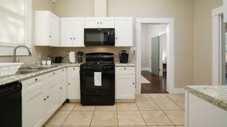 Amazing Fully Fenced Home Only 5 Mins From Downtown