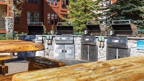 Outdoor dining - 2BR/2BA Timeshare at Marriott Timber Lodge South Lake Tahoe (South Lake Tahoe)