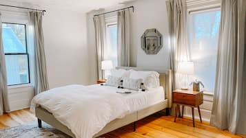 2 bedrooms, iron/ironing board, free WiFi, bed sheets