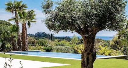 Luxueuse villa de 4 suites climatisation vue mer piscine