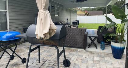 Mental Health Getaway W/Large Private Backyard/Fire Pits Gas & Wood!