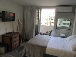 Economy Room, 1 Queen Bed | In-room safe, free WiFi - Waikiki Central Hotel (Honolulu)