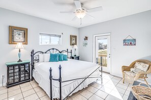 4 bedrooms, WiFi, bed sheets