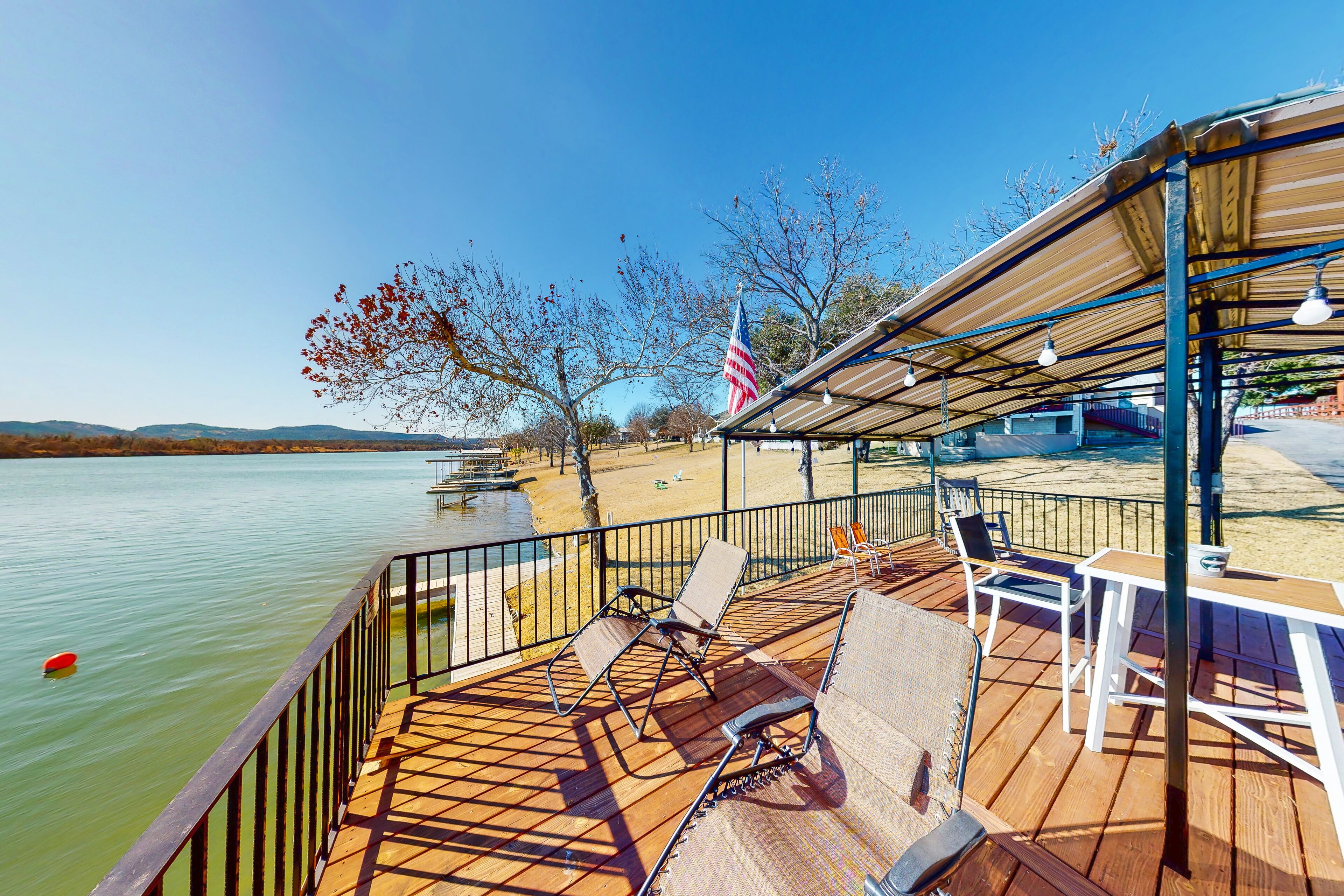 Dog-friendly 2-unit lake estate with private dock, grill house, & W/D