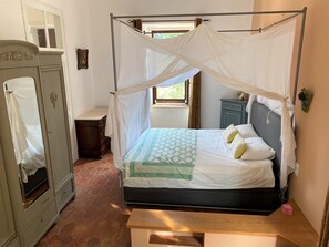 4 chambres, fer et planche à repasser, Wi-Fi gratuit, draps fournis