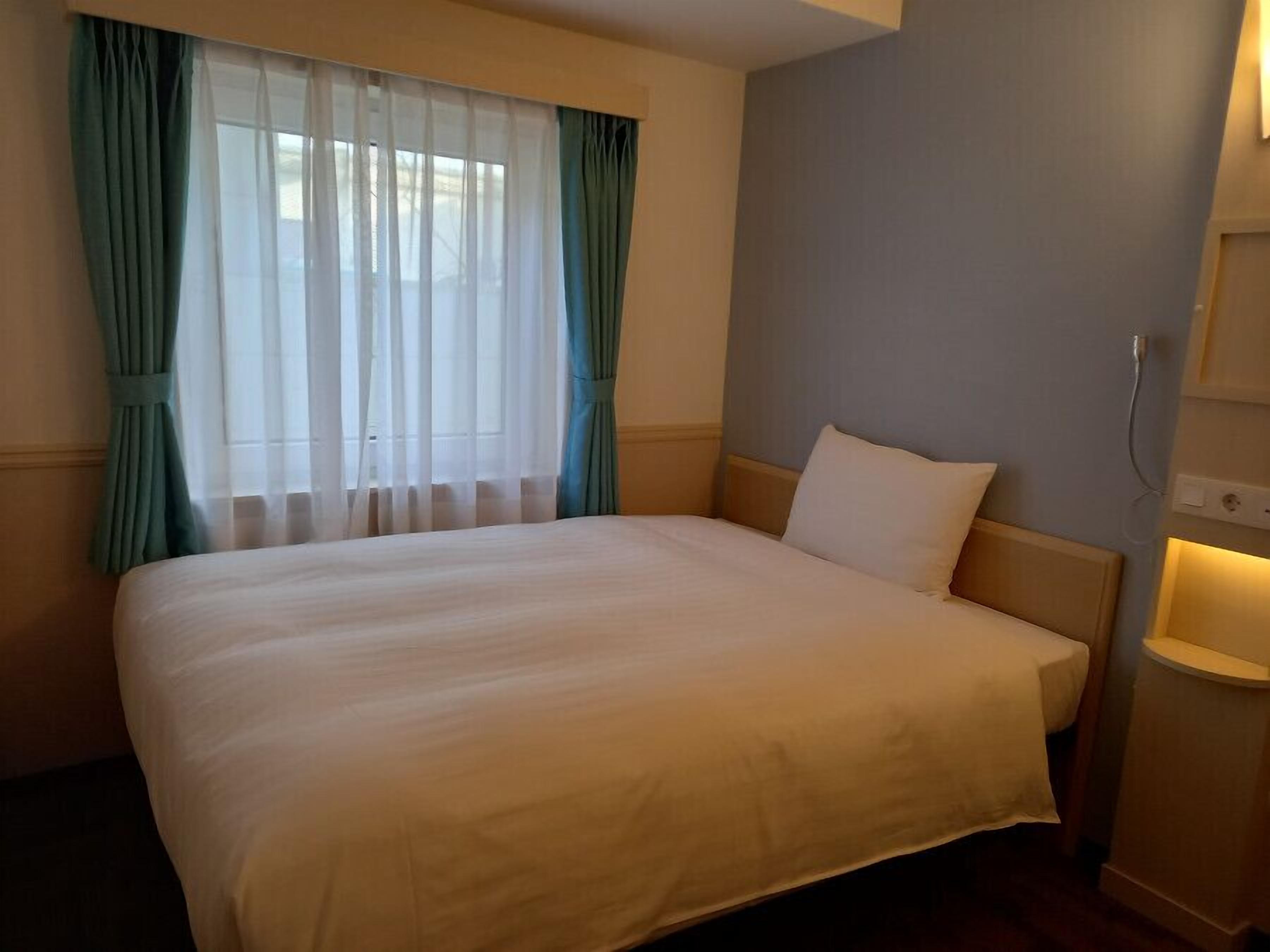 Standard Single Room, 1 Twin Bed, Non Smoking | In-room safe, desk, laptop workspace, blackout drapes