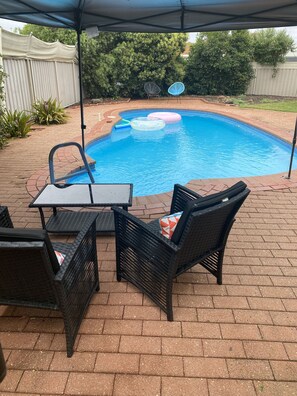 Outdoor pool, a heated pool - Yarrawonga magic 300 metres from lake, private pool (Yarrawonga)