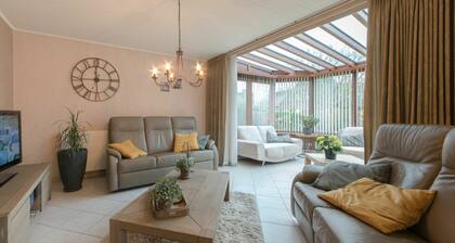 Schönes alleinstehendes Ferienhaus für 6 Gäste mit W-LAN und Terrasse